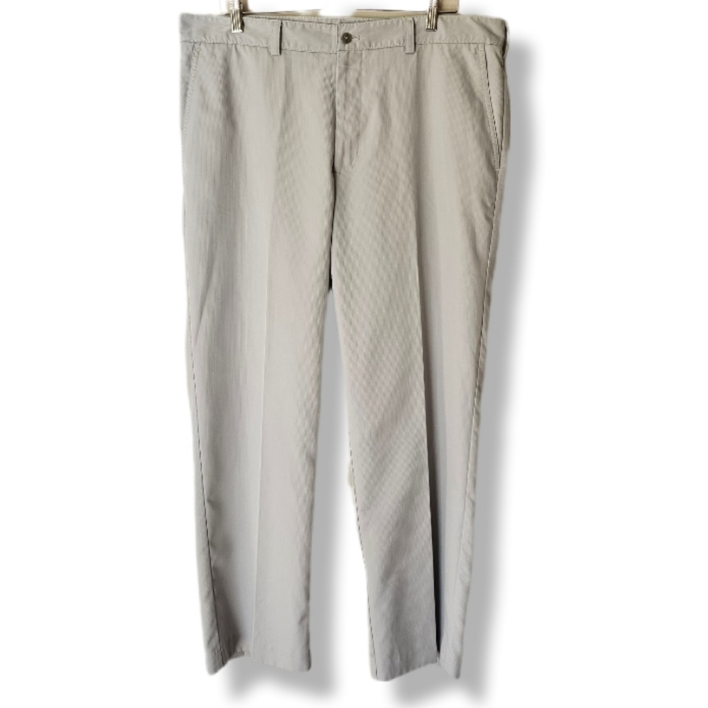 Izod Golf Flat Front Chinos Size 38/30 Moisture Wicking Outdoor Sport Casual